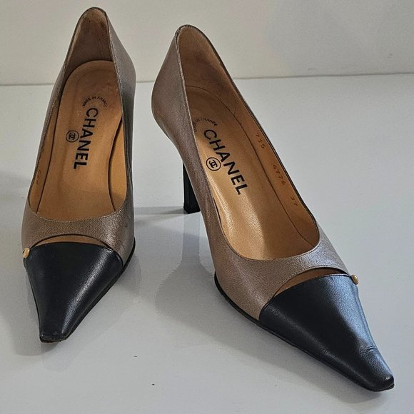 Chanel- Authentic Vintage Shoes! - Picture 1 of 12